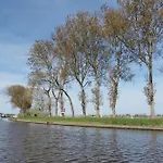 Houseboat Tiny Griffin Nieuwpoort