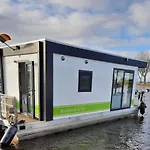 Houseboat Tiny Griffin
